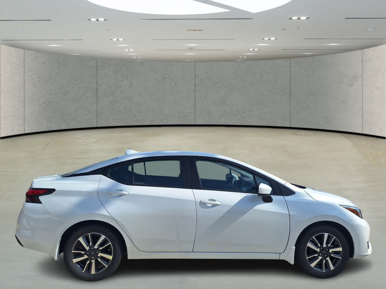 2025 Nissan Versa SV photo 6