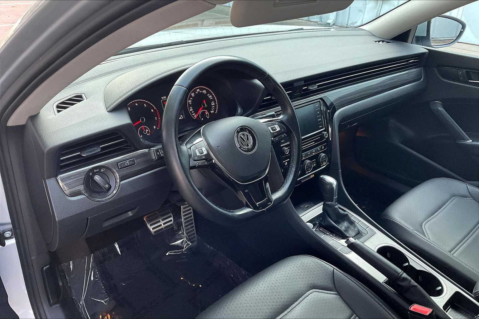 2020 Volkswagen Passat 2.0T R-Line photo 15