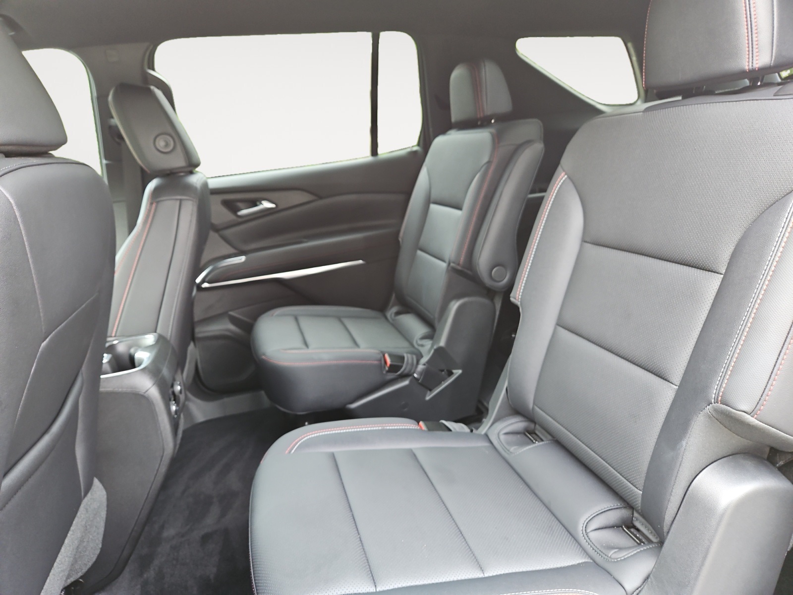 2025 Chevrolet Traverse Z71 photo 12