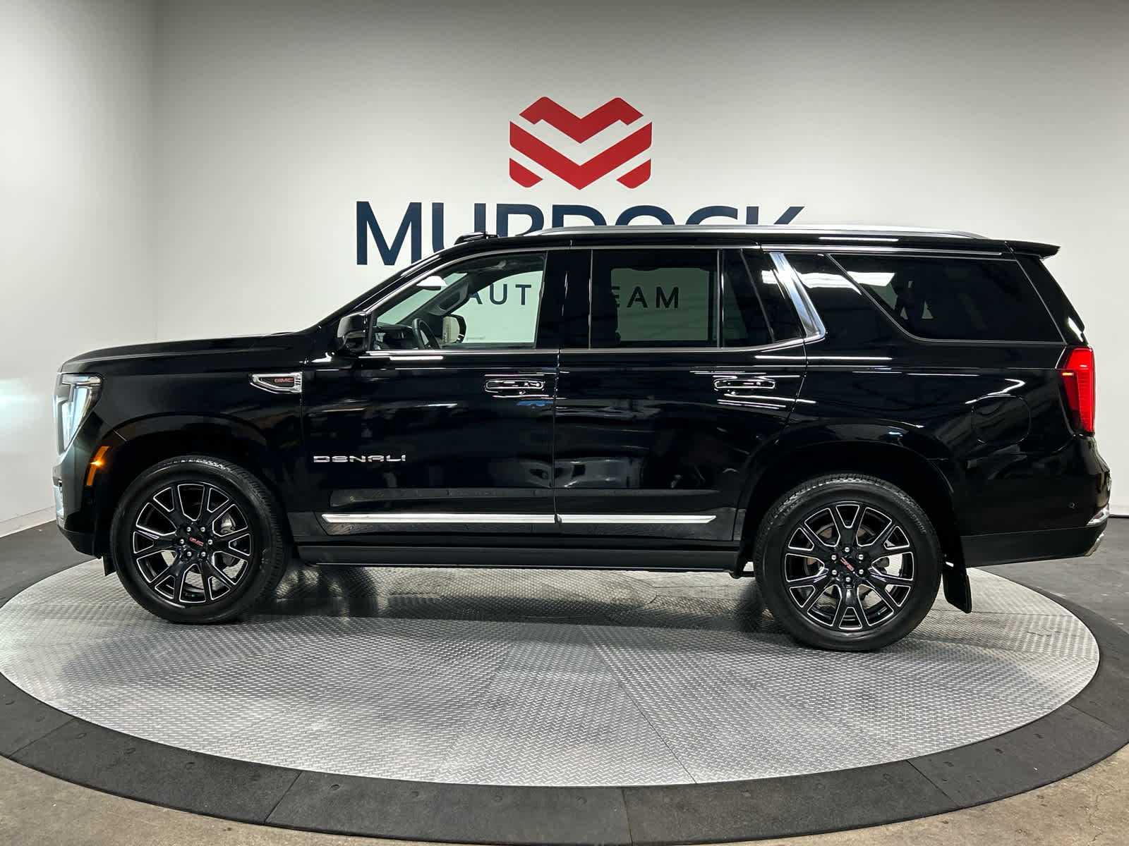 2025 Gmc Yukon Denali photo 3