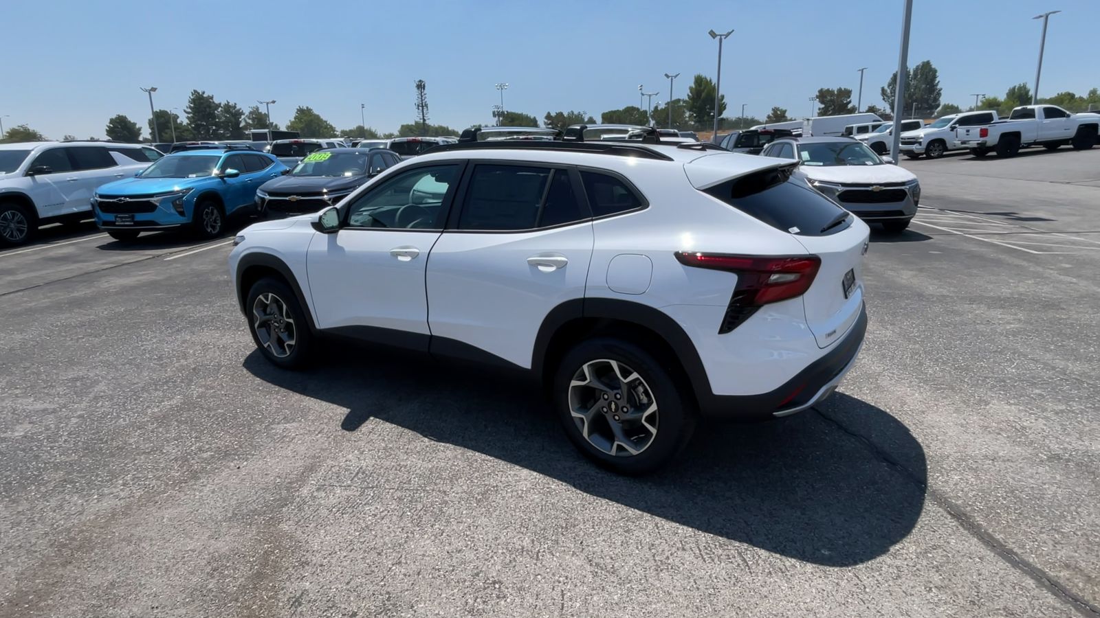 2025 Chevrolet Trax LT photo 33