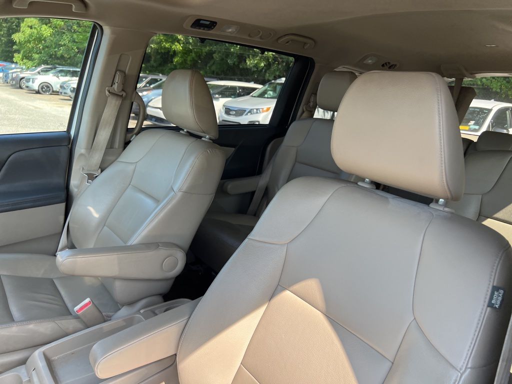 2016 Honda Odyssey EX-L photo 11