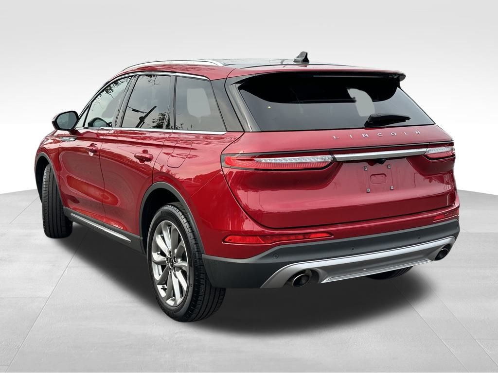 2021 Lincoln Corsair Standard photo 6
