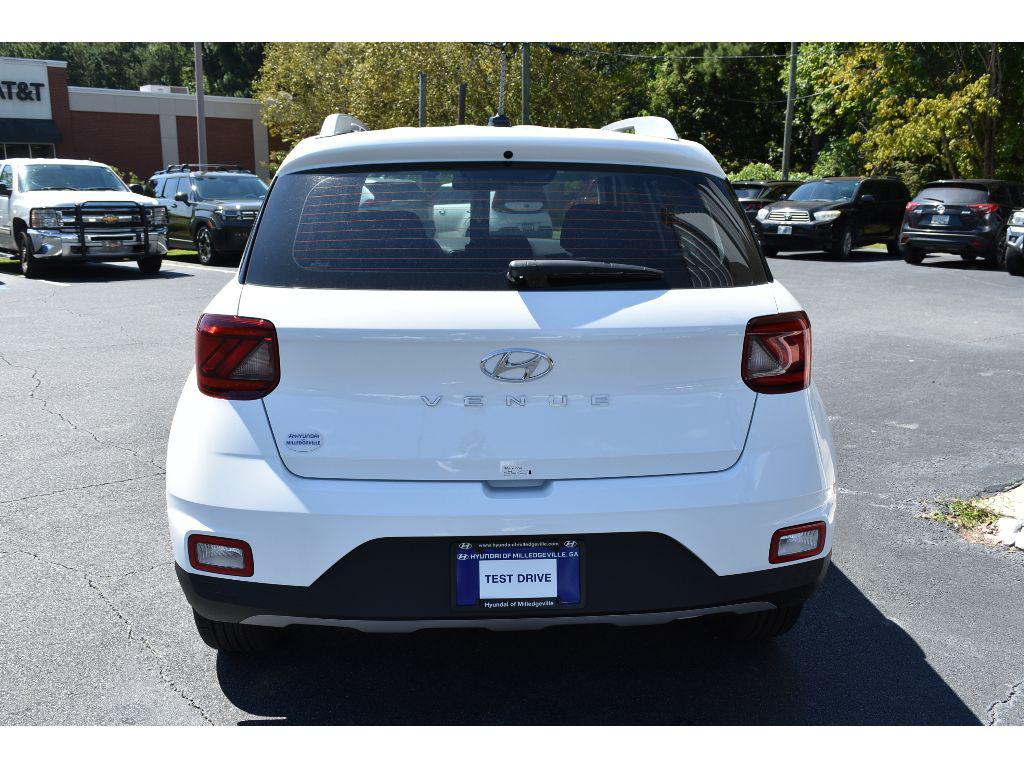 2025 Hyundai Venue SEL Limited photo 2