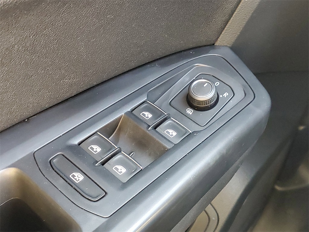 2018 Volkswagen Atlas SEL photo 16