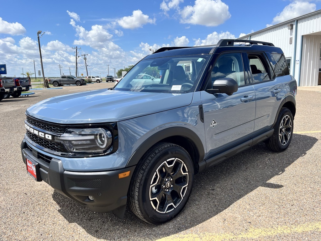 2025 Ford Bronco Sport Outer Banks photo 3