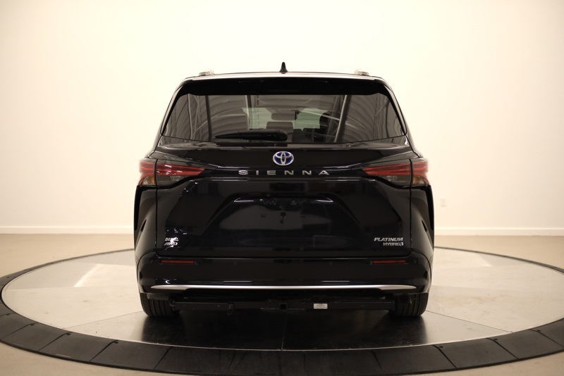 2023 Toyota Sienna Platinum photo 4
