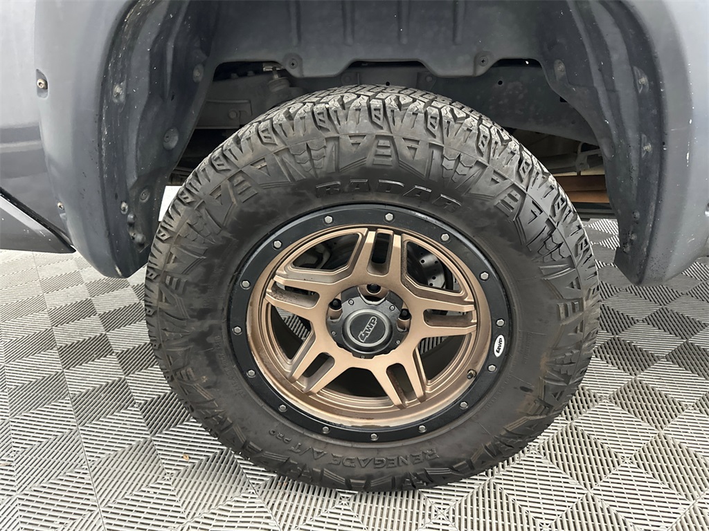 2014 Toyota Tundra Platinum CrewMax photo 19