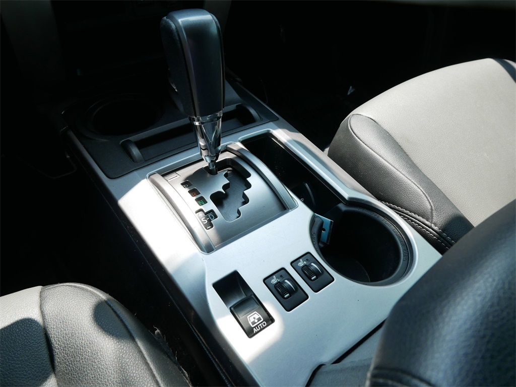 2020 Toyota 4Runner SR5 photo 20