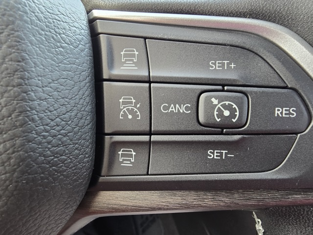 2025 Jeep Grand Cherokee Limited photo 9