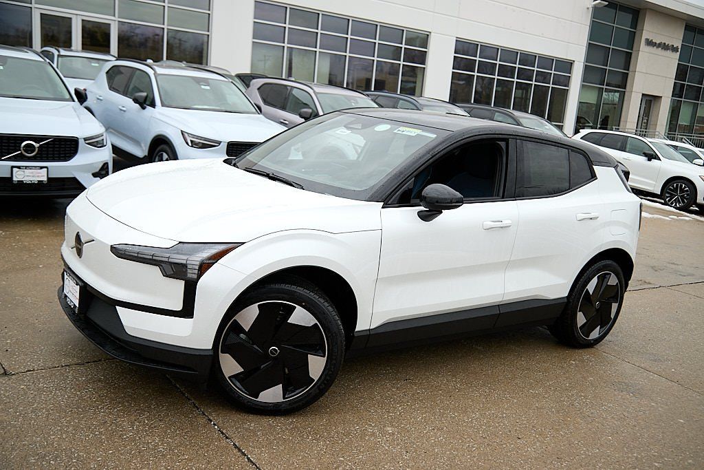 2026 VOLVO EX30 - Image 2