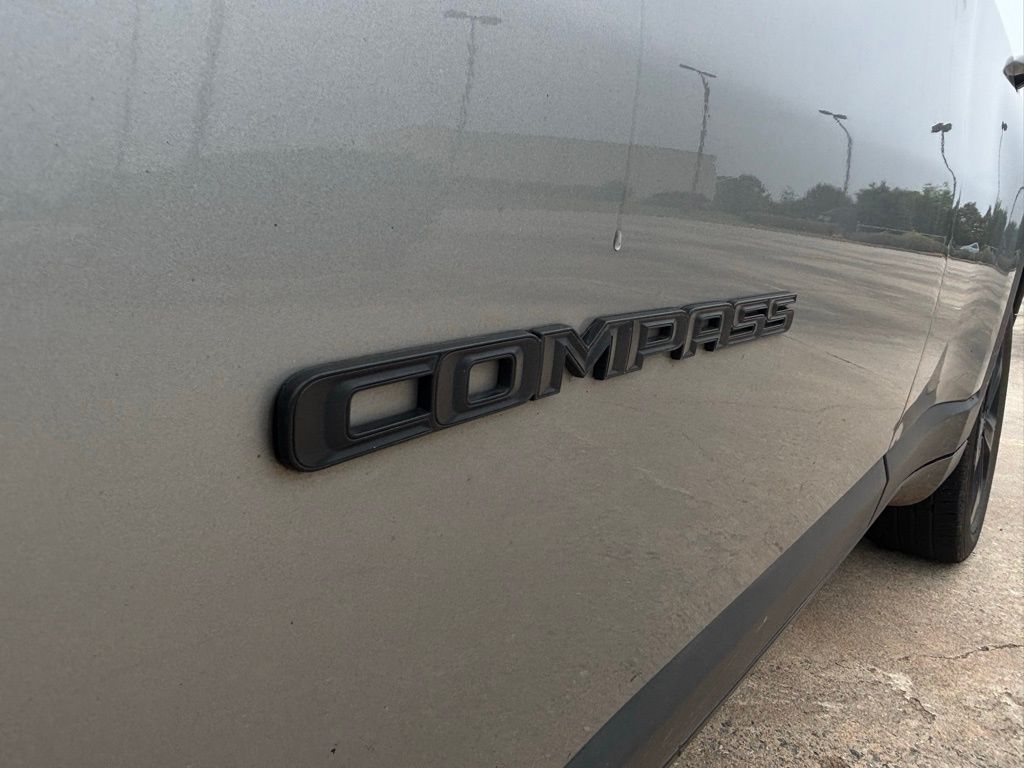 2021 Jeep Compass Altitude photo 7