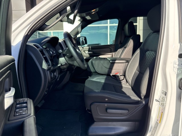 New 2025 Bright White Clear-Coat Exterior Paint RAM Tradesman image 12