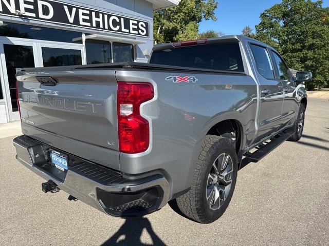 2024 Chevrolet Silverado 1500 LT photo 3