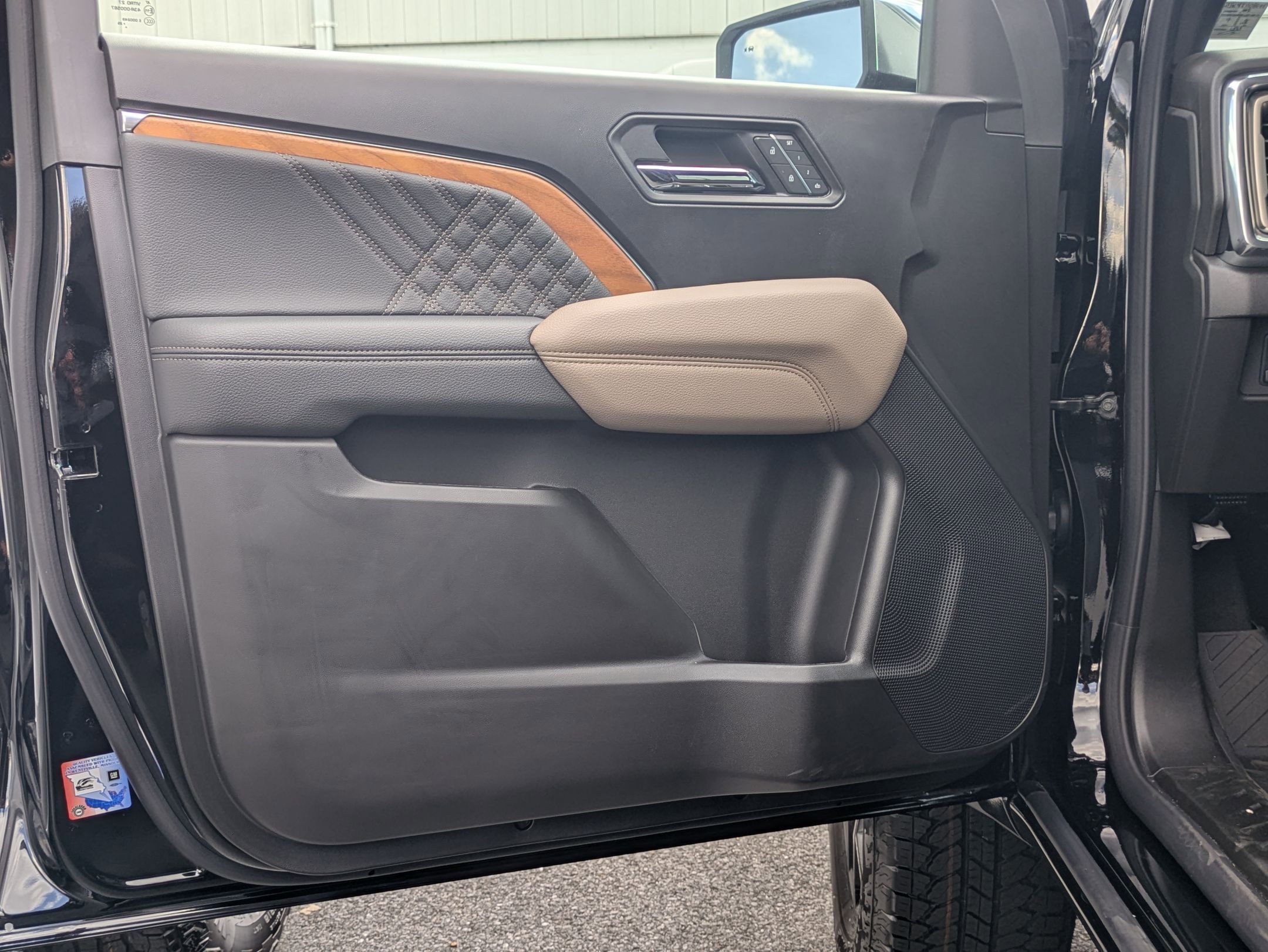 2026 Gmc Canyon Denali photo 11