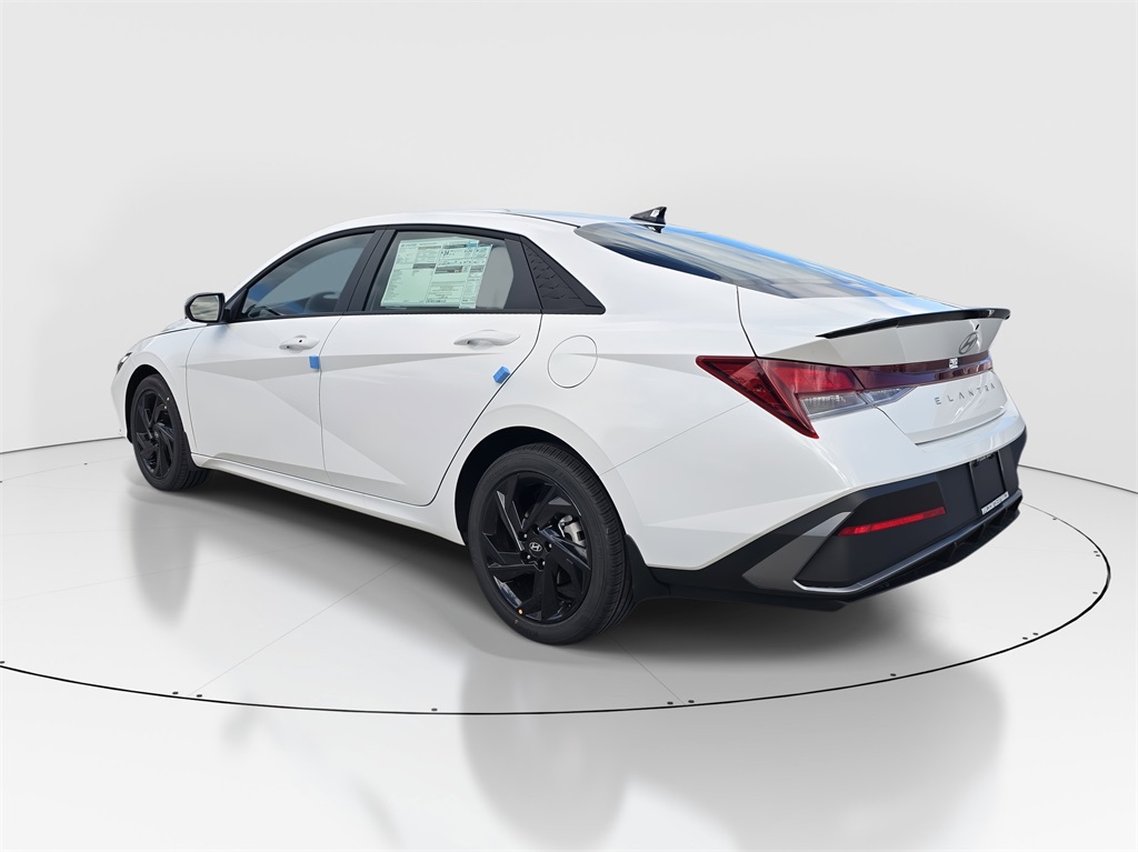 2026 Hyundai Elantra SEL Sport photo 4