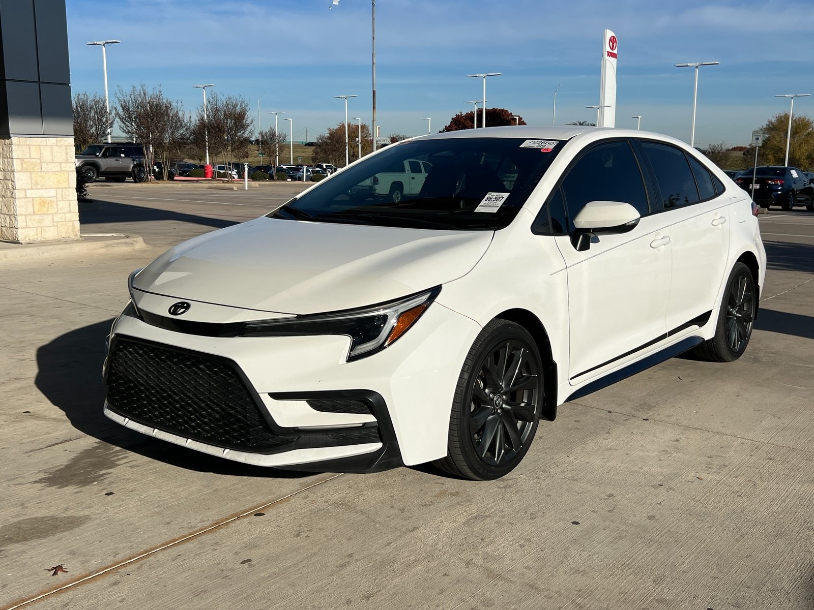 2024 Toyota Corolla SE's photo