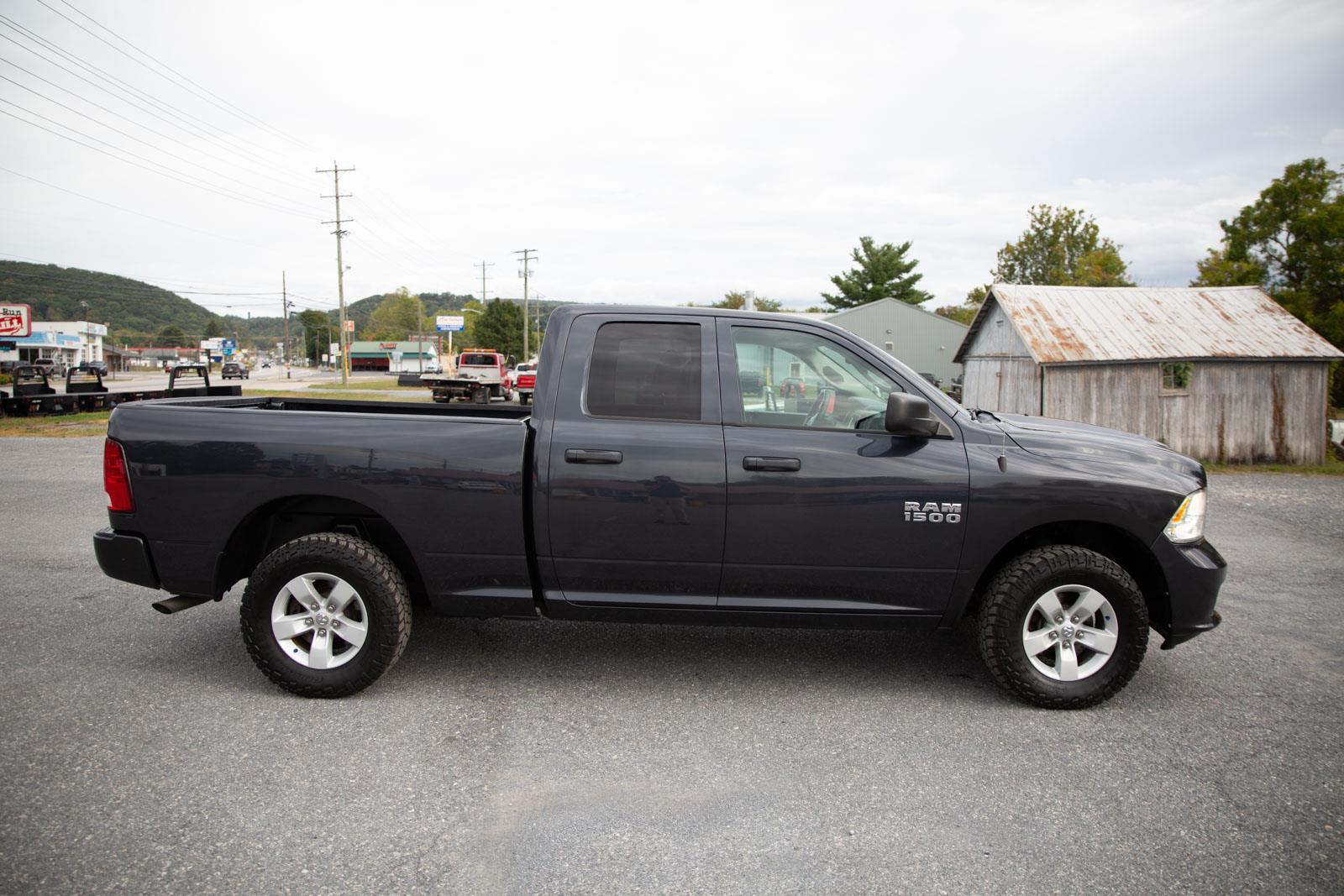 2018 Ram 1500 Express photo 2