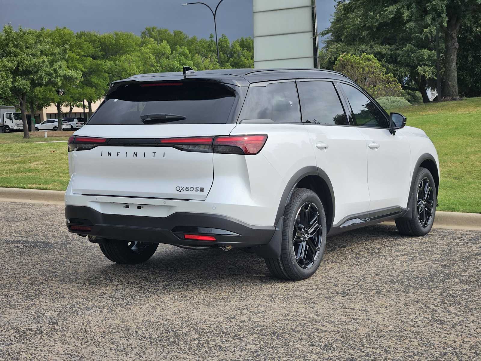 2026 Infiniti QX60 Luxe AWD photo 4