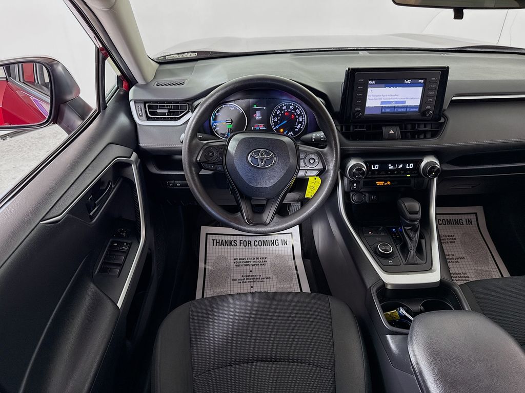 2019 Toyota RAV4 Hybrid LE photo 20