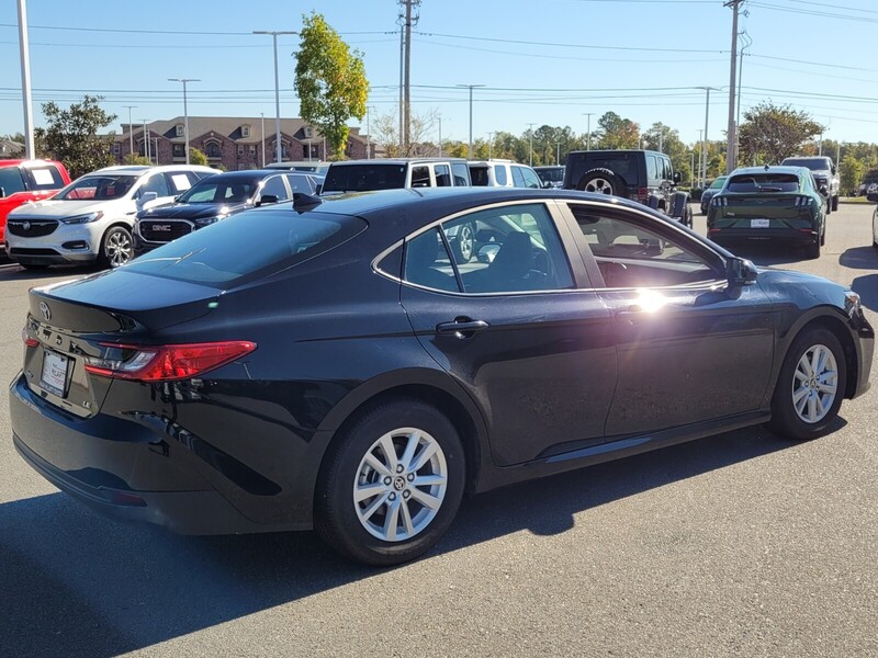 2025 Toyota Camry LE photo 3