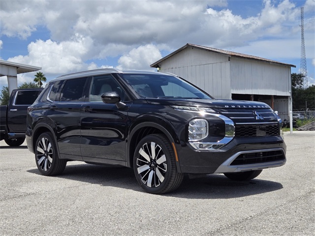 2025 Mitsubishi Outlander SEL Platinum Edition's photo