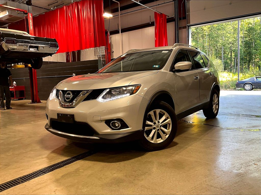 2014 Nissan Rogue SV photo 3