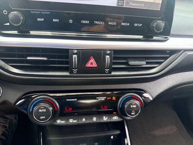 2022 Kia Forte GT-Line photo 24
