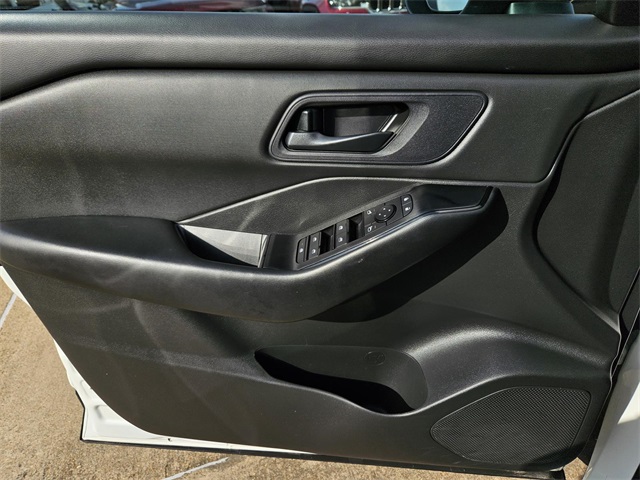 2024 Nissan Rogue S photo 20