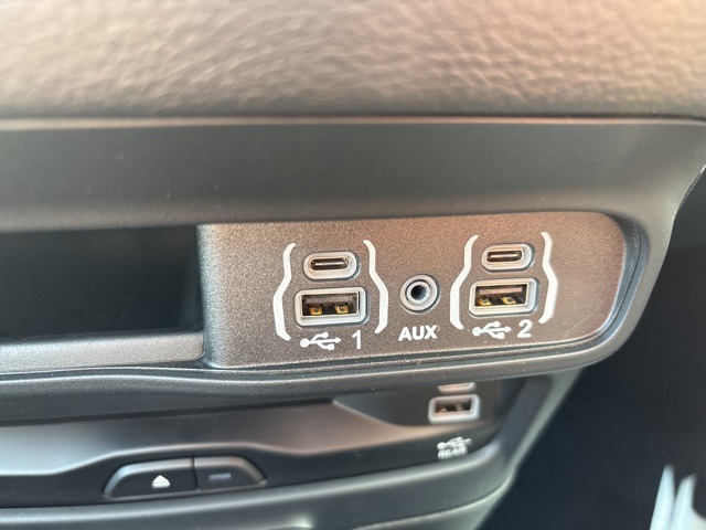 2025 Chrysler Pacifica photo 14