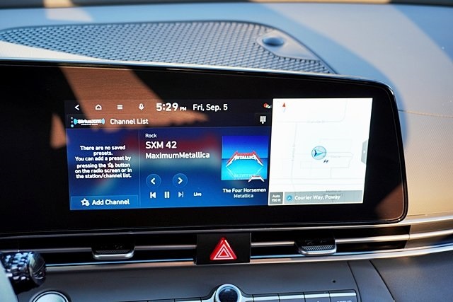 2024 Hyundai Elantra SEL photo 22