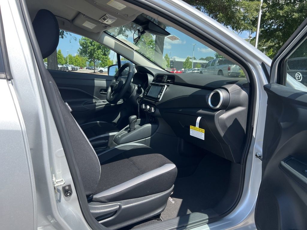 2025 Nissan Versa S photo 14