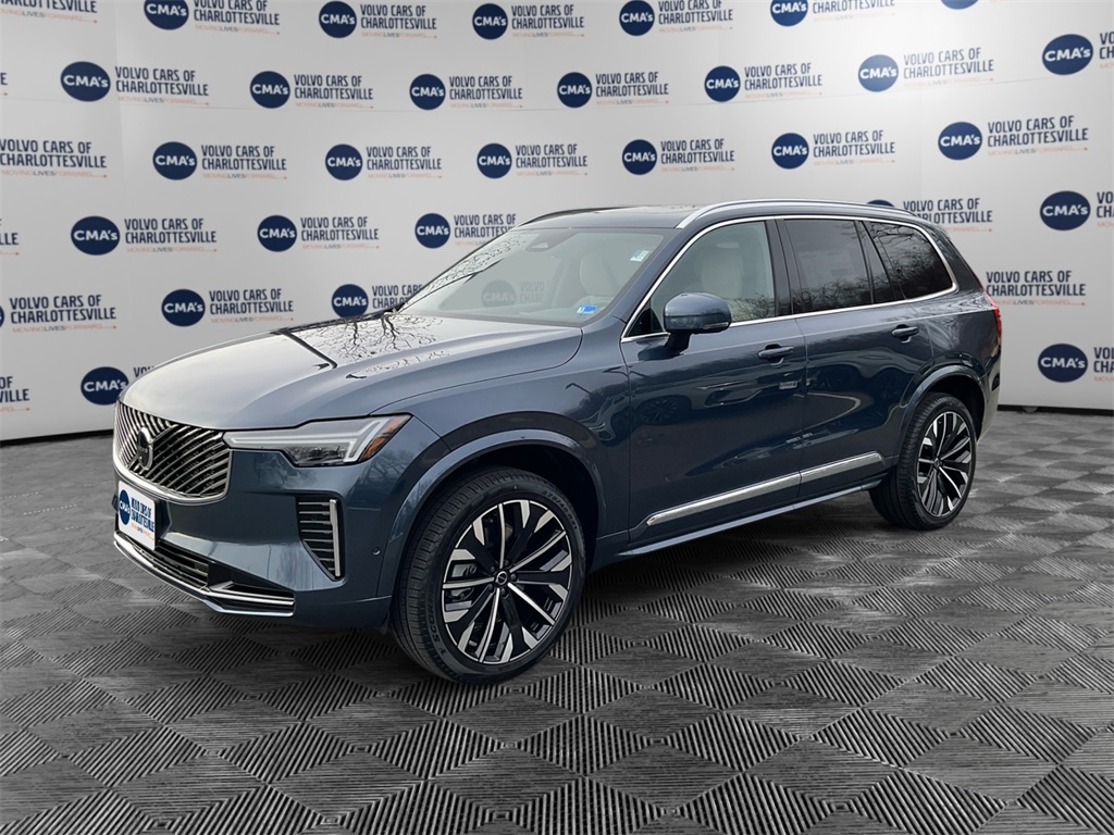 2026 Volvo XC90 Plus's photo