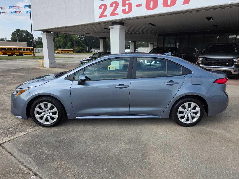 2024 Toyota Corolla LE photo 2