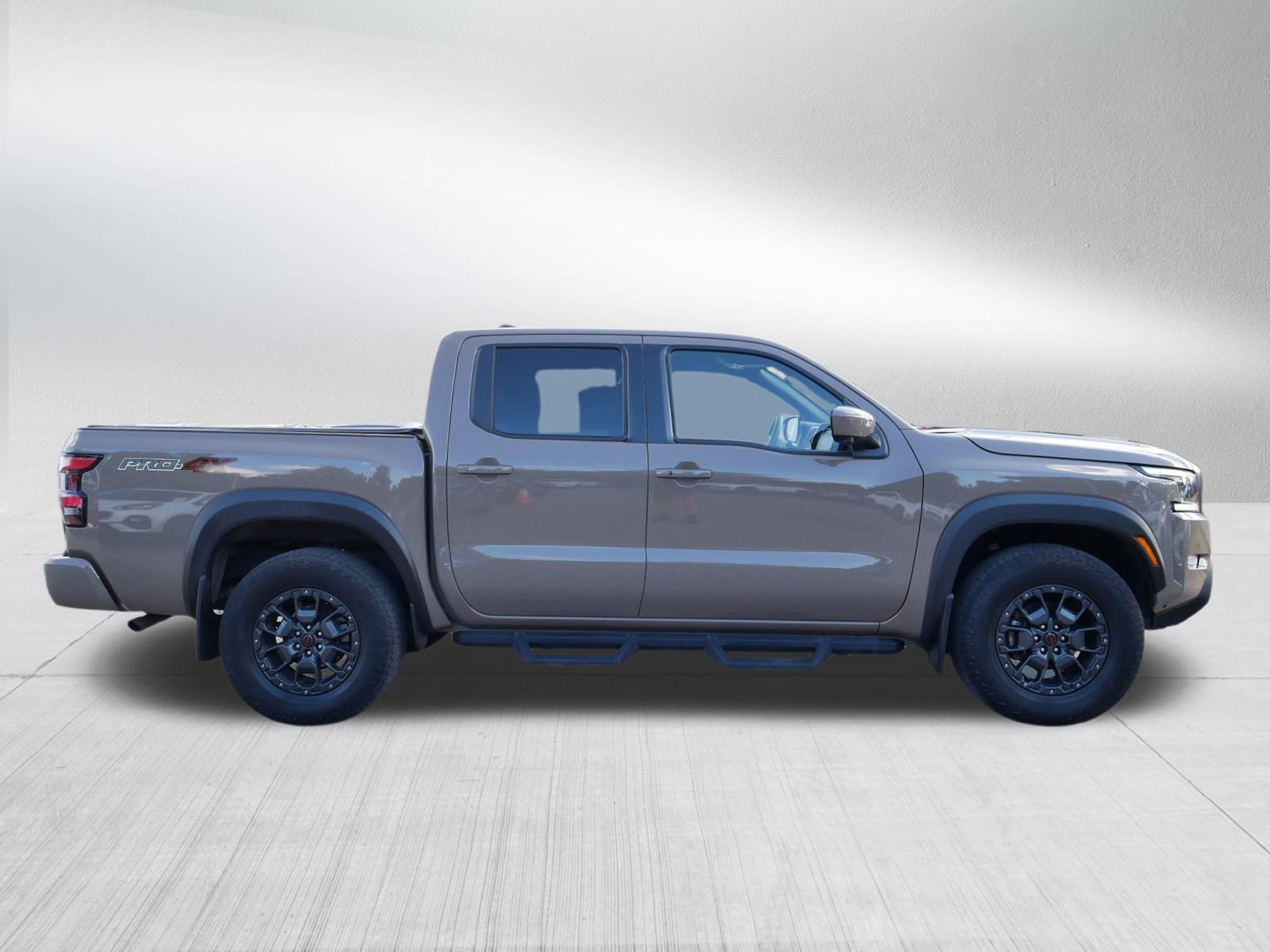 2023 Nissan Frontier PRO-4X photo 6