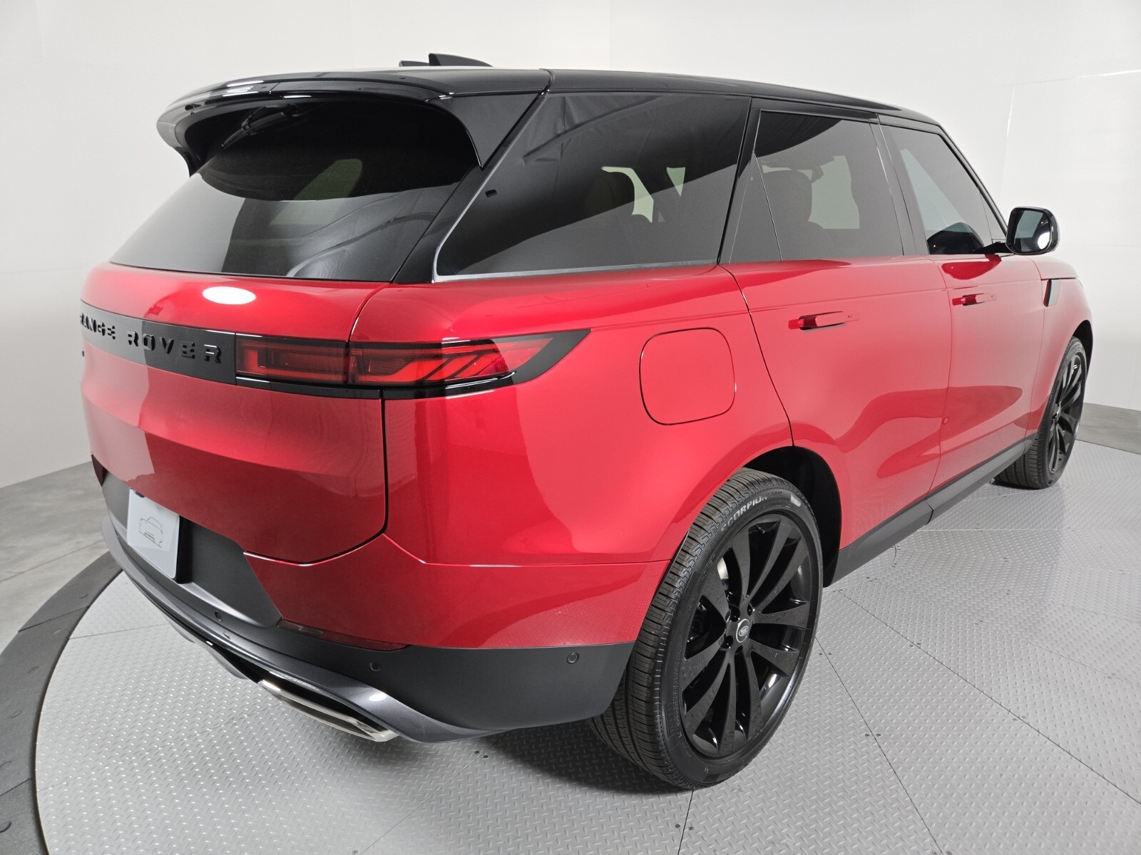 2025 Land Rover Range Rover Sport SE photo 2