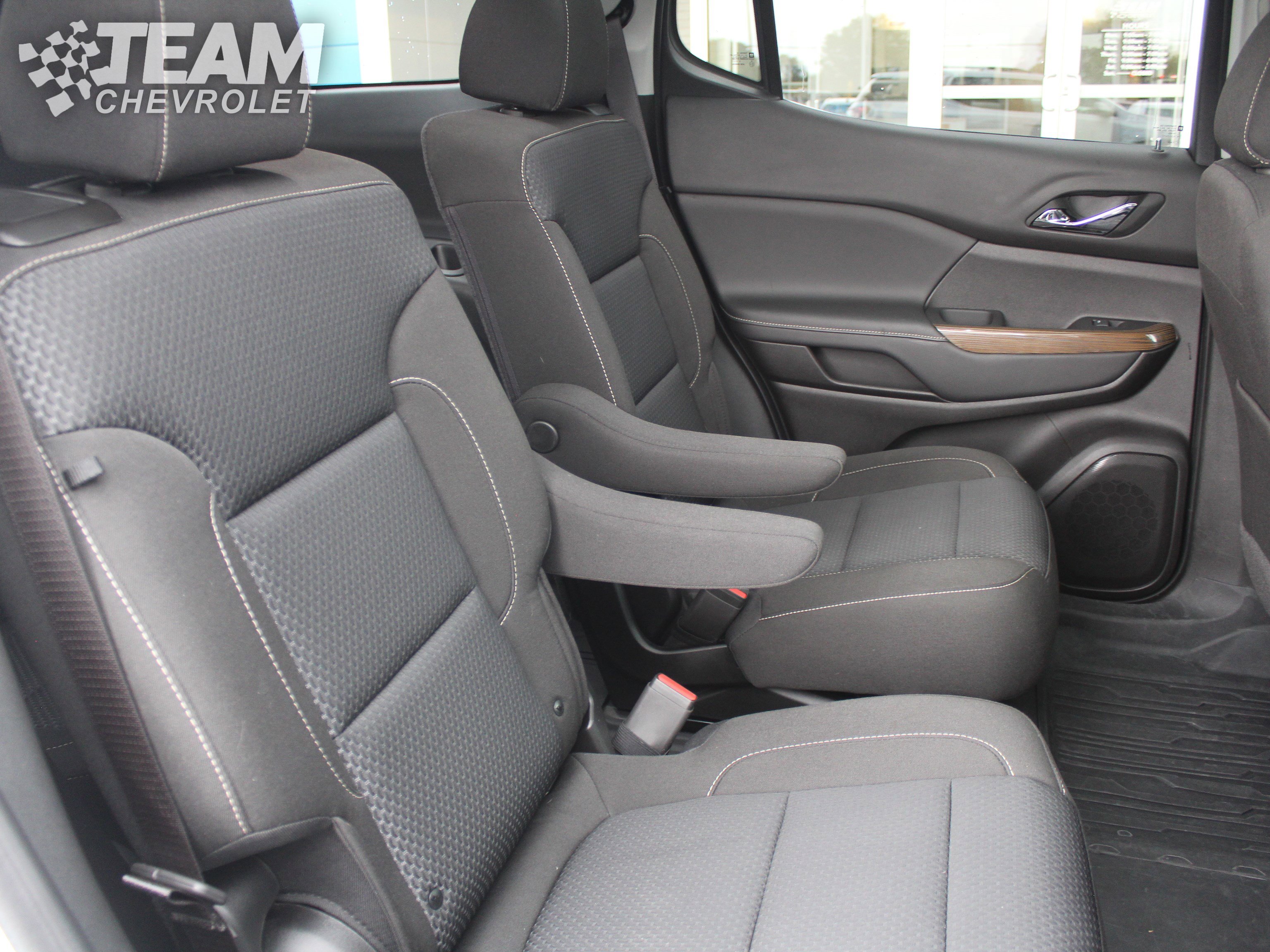 2023 Gmc Acadia SLE photo 26