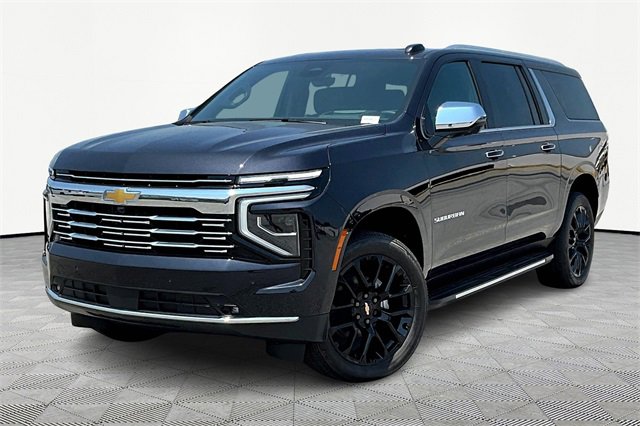 2025 Chevrolet Suburban Premier photo 3