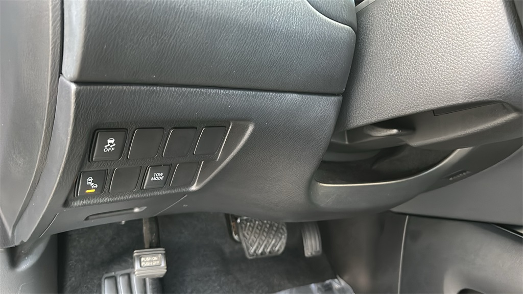 2020 Nissan Pathfinder SV photo 17