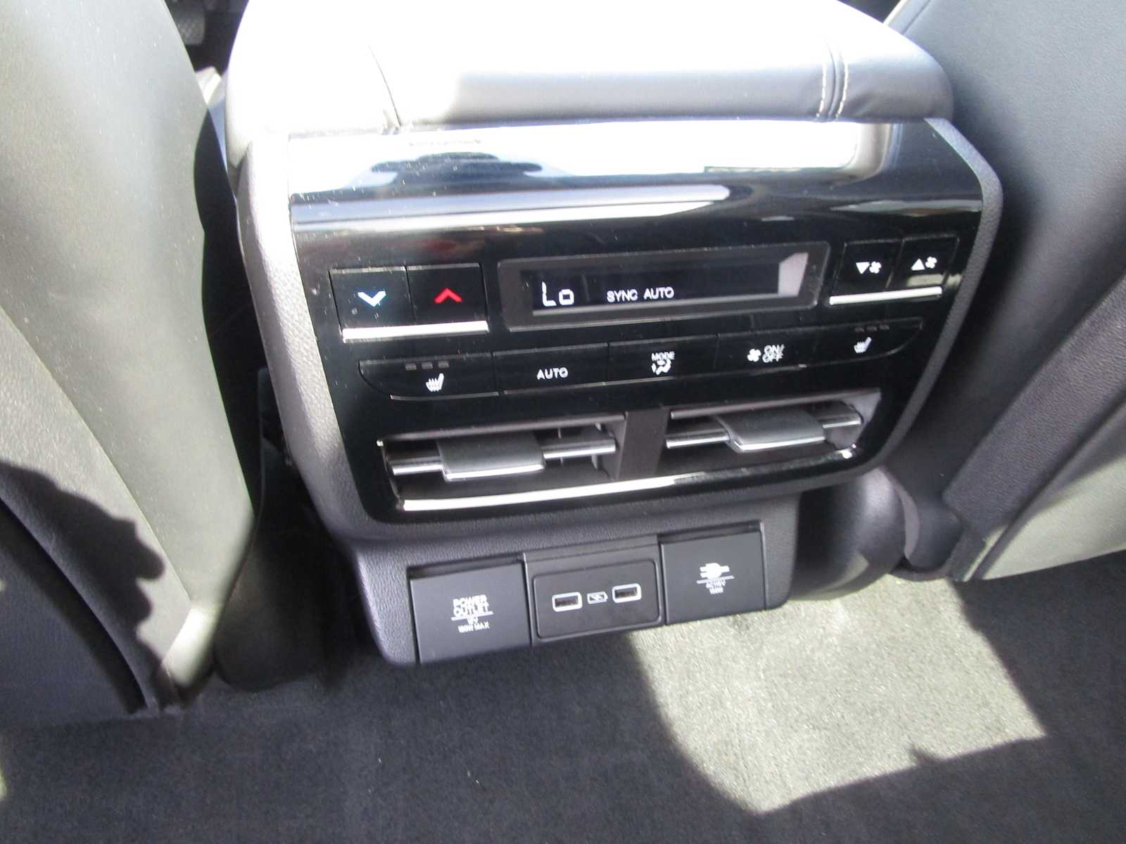 2023 Acura MDX SH-AWD Advance photo 15