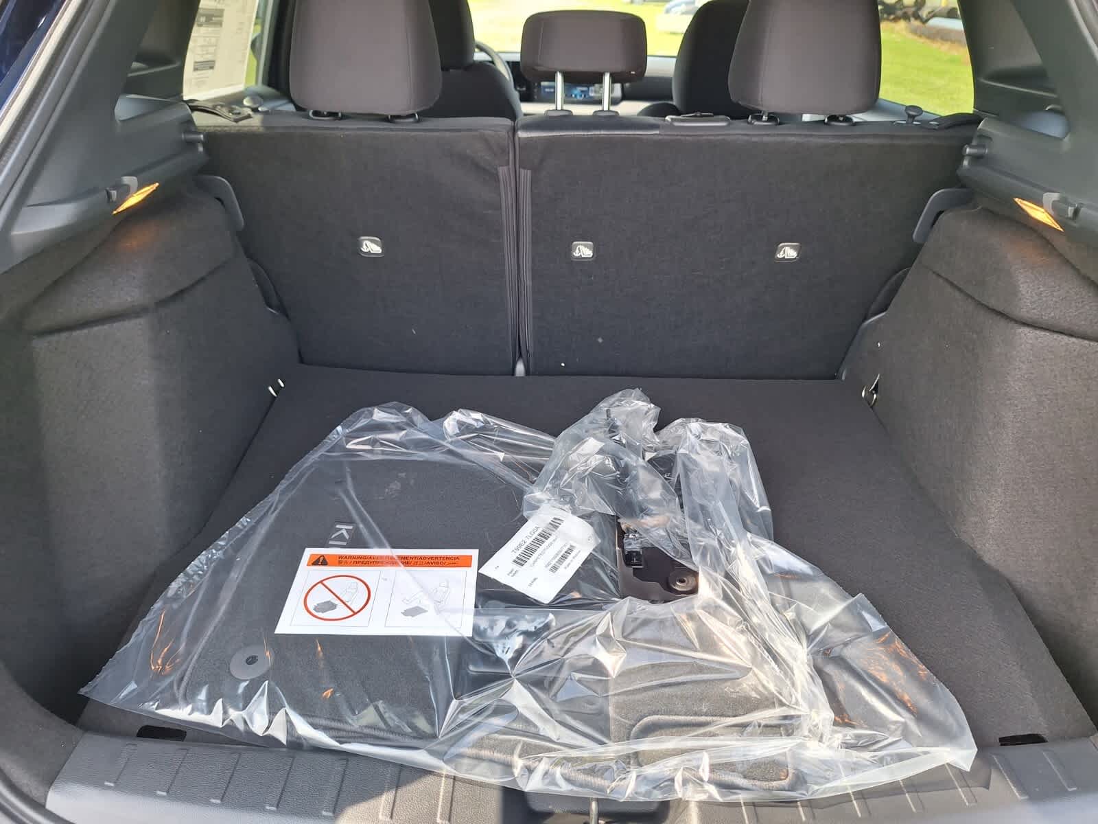 2025 Nissan Kicks SV photo 21