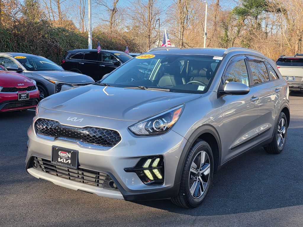 2022 Kia Niro LXS photo 3
