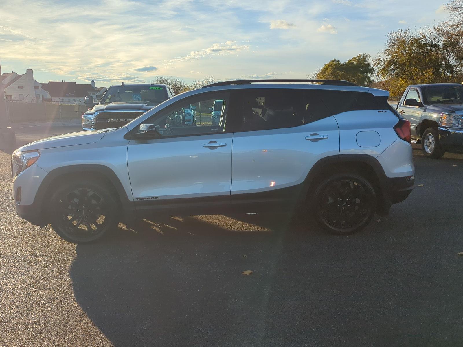 2020 Gmc Terrain SLT photo 2