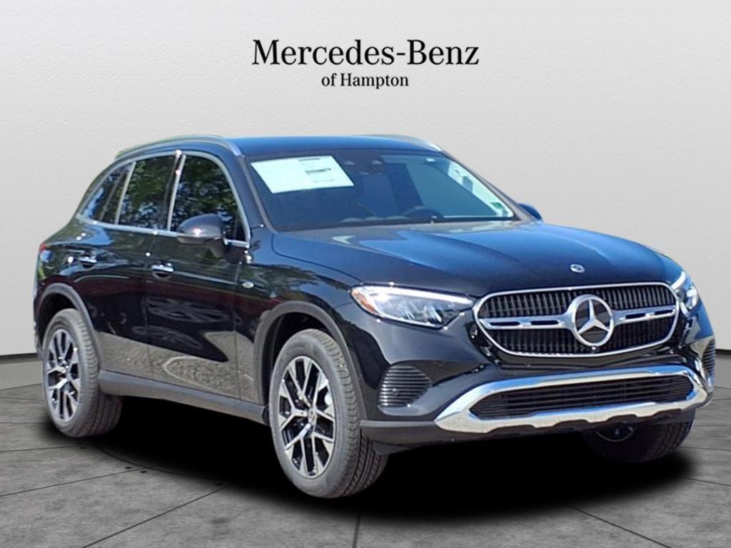 2025 Mercedes-Benz GLC Base's photo