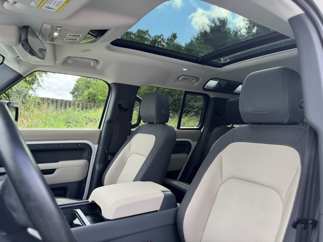 2023 Land Rover Defender 110 X-Dynamic SE photo 14