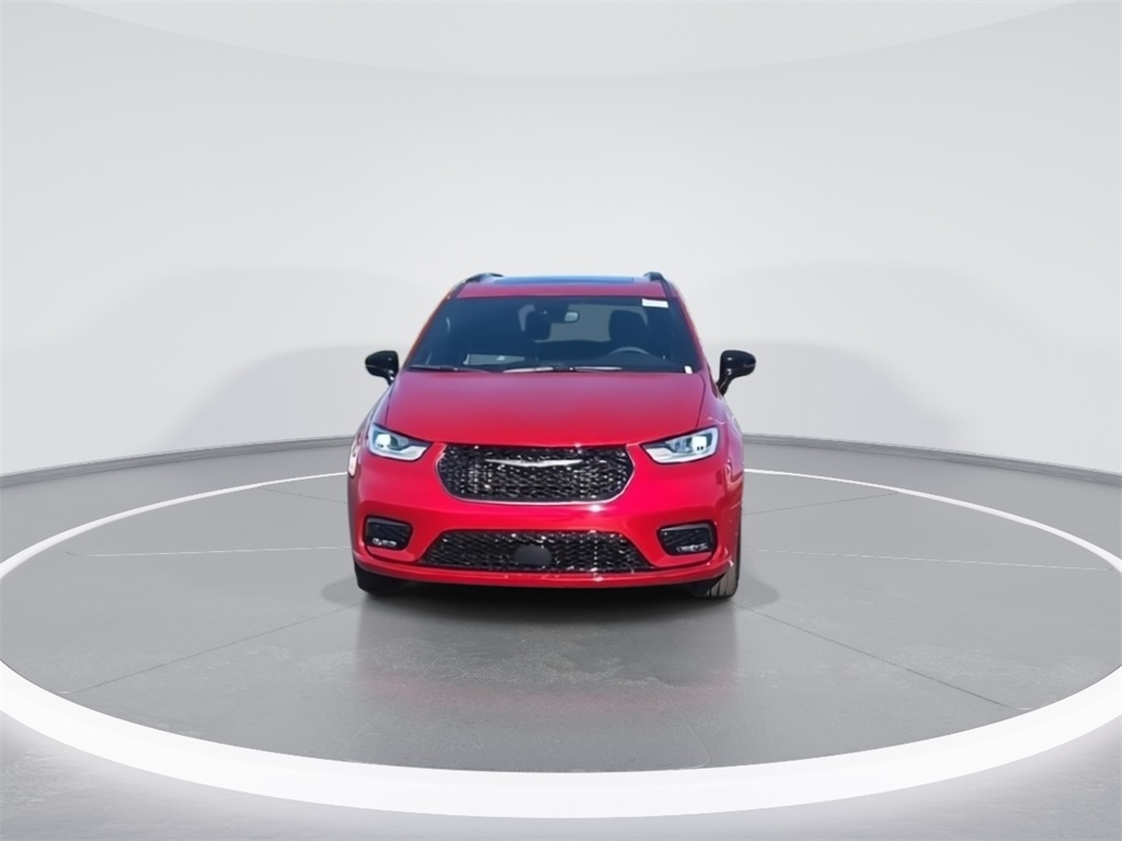 2026 Chrysler Pacifica Limited photo 3