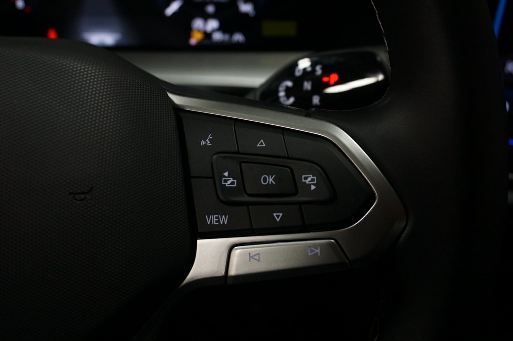 2025 Volkswagen Tiguan SE photo 19