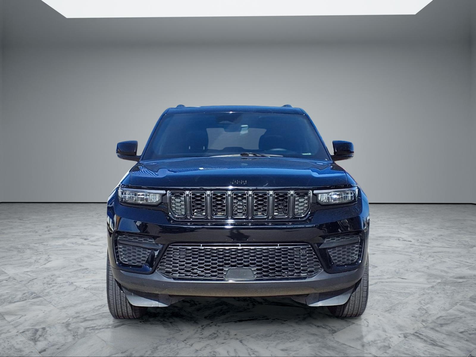 2025 Jeep Grand Cherokee - Image 3