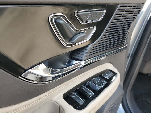 2022 Lincoln Corsair Standard photo 6