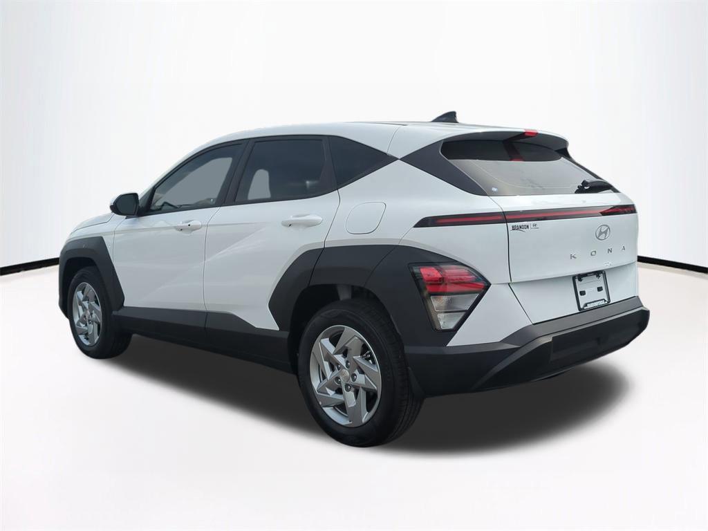 2026 Hyundai Kona SE photo 2